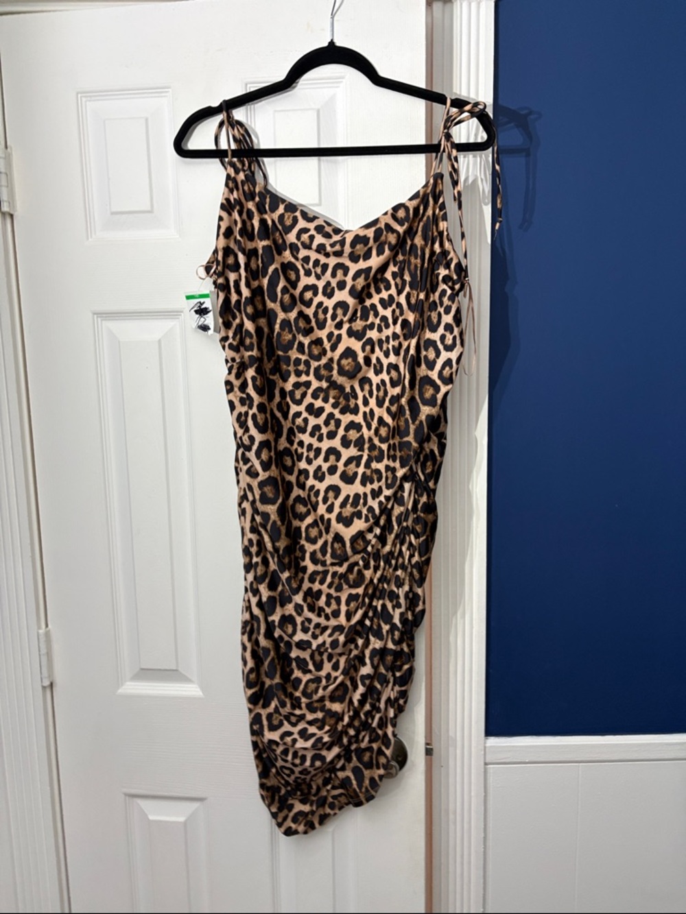 Good American Leopard Print Satiny Ruched Lined Bodycon Mini Dress - size 7/4XL - Picture 5 of 5